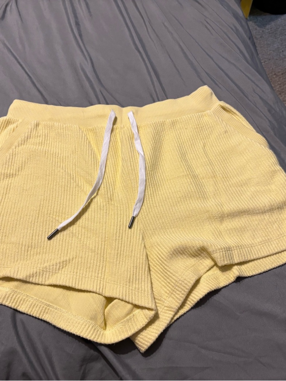 Aerie Yellow Ribbed Drawstring Women’s Shorts Size L NWT
